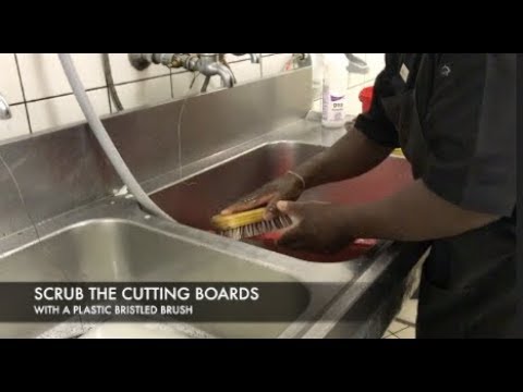 How to Clean And Sanitise Cutting Boards To Prevent Food Poisoning